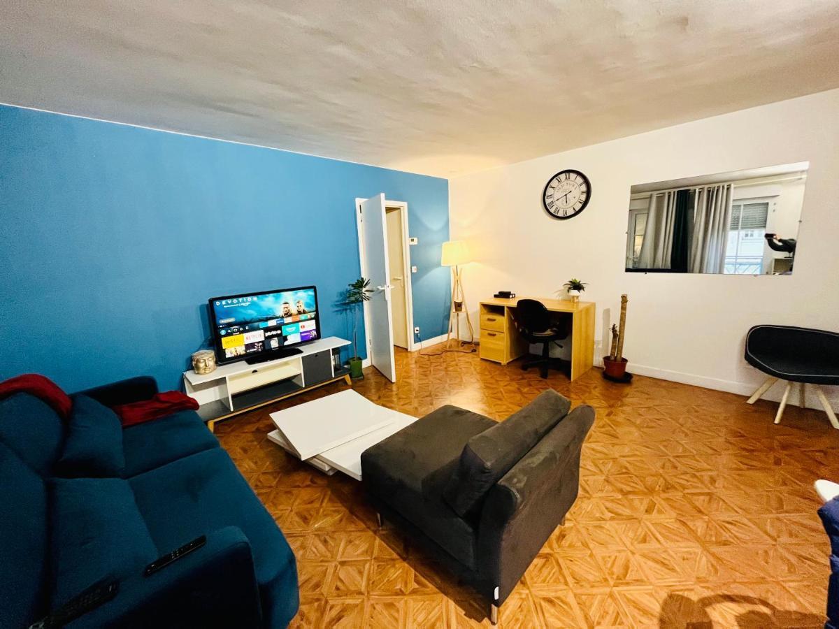 Stylish Unit In The Center Of Senlis Appartement Senlis  Buitenkant foto